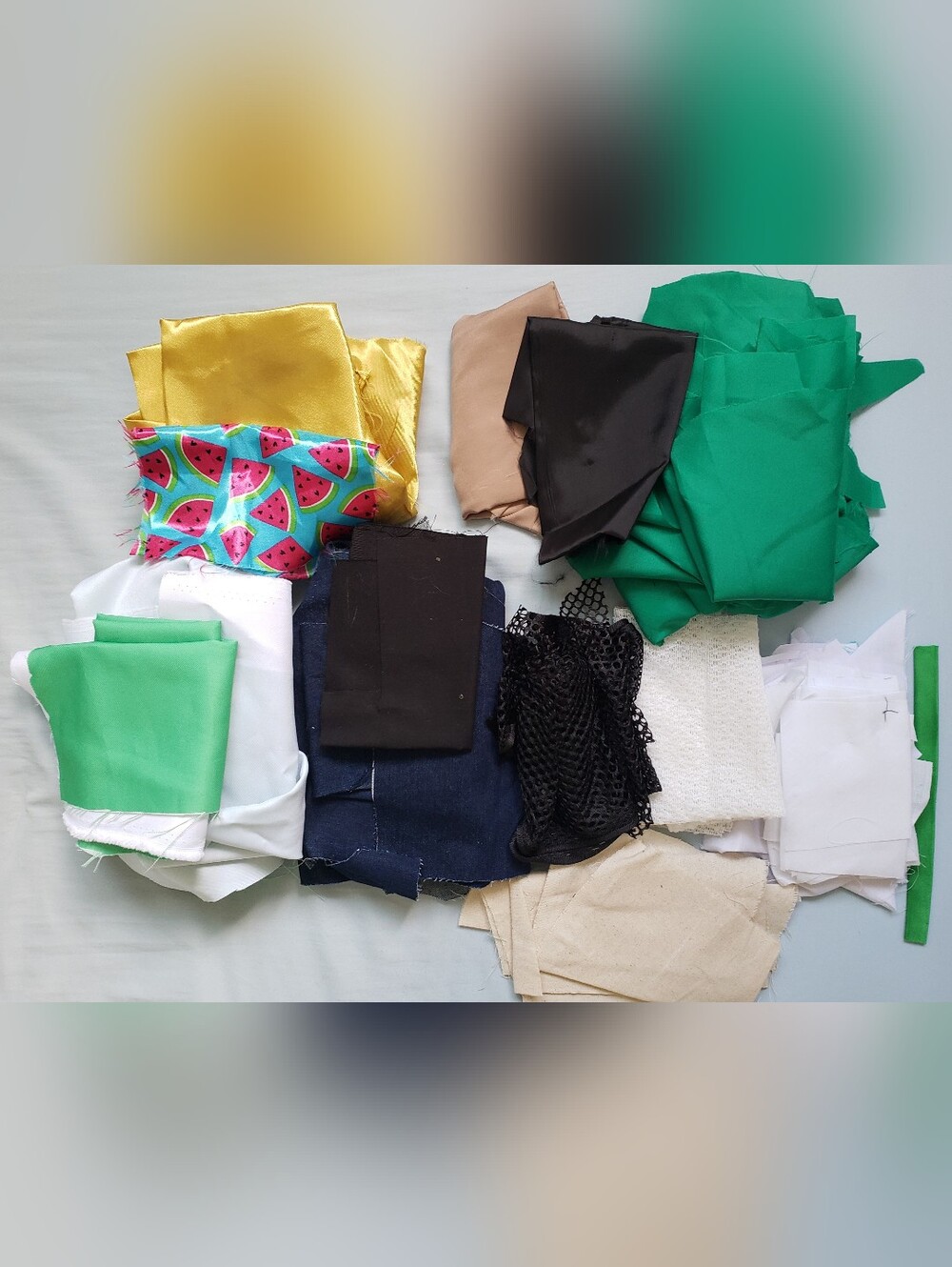 ✨ Mixed Fabric Scrap Bundle – Quilting, Sewing, Crafts & DIY Lot